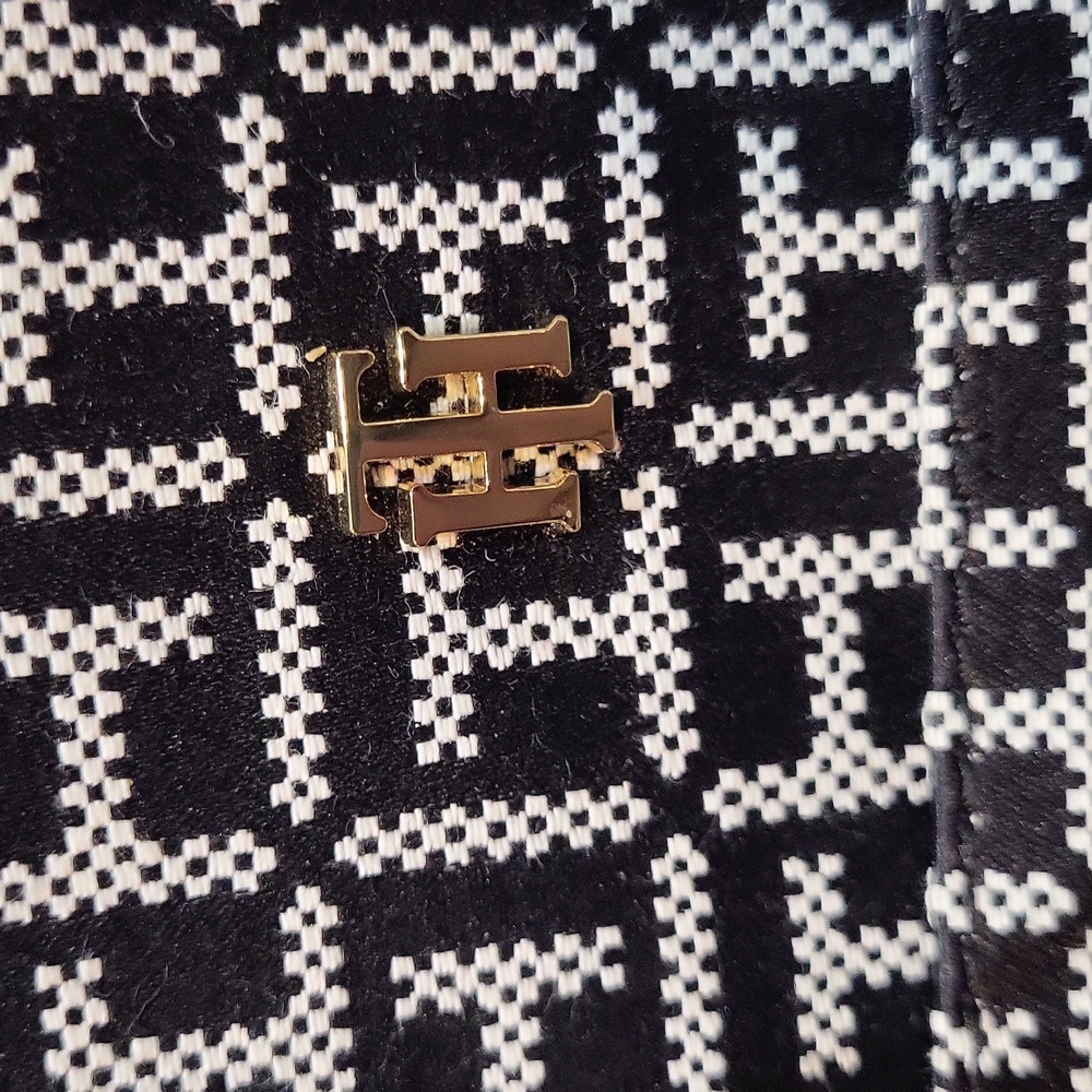 Tommy Hilfiger Crossbody Bag - Picture 4 of 12